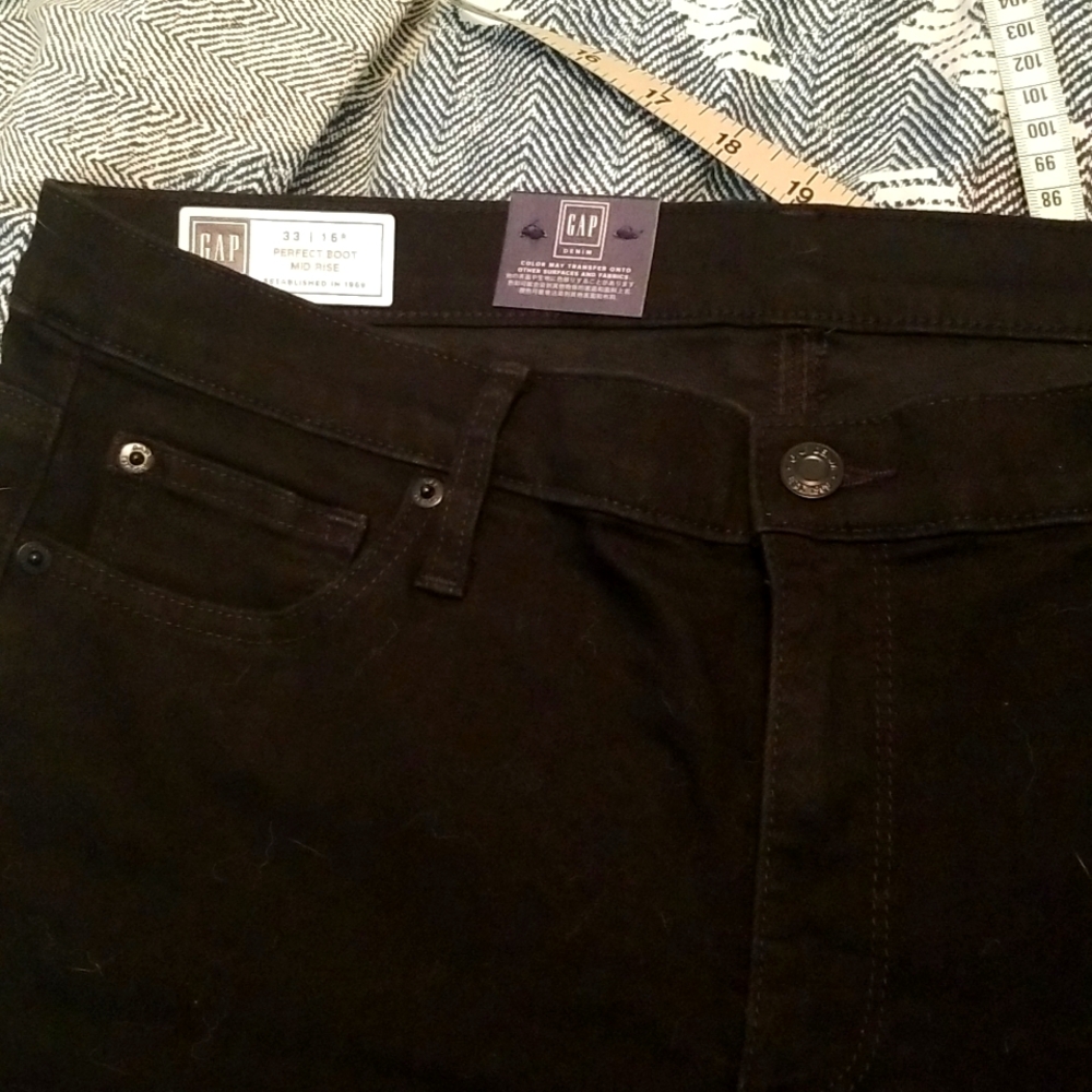 GAP New Perfect boot cut Midrise Stretch black jeans size 33 /16R